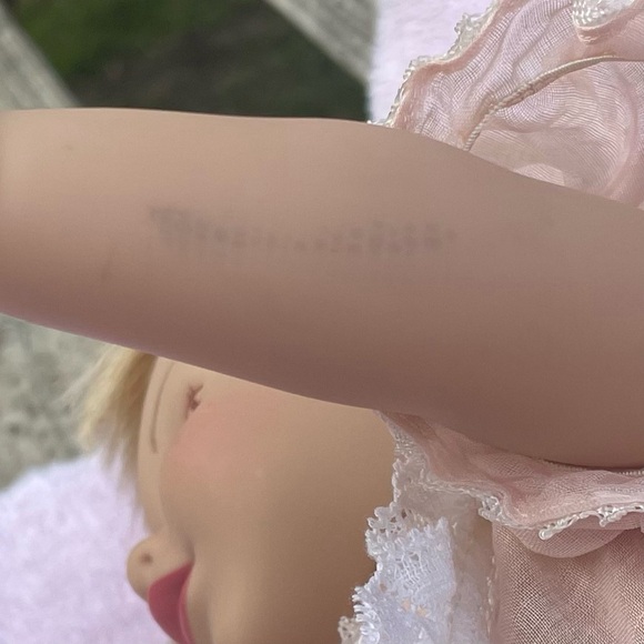 Madame Alexander Vintage 18” Doll 2007 Style 50768 Blonde/Blue Eyes - Picture 13 of 13